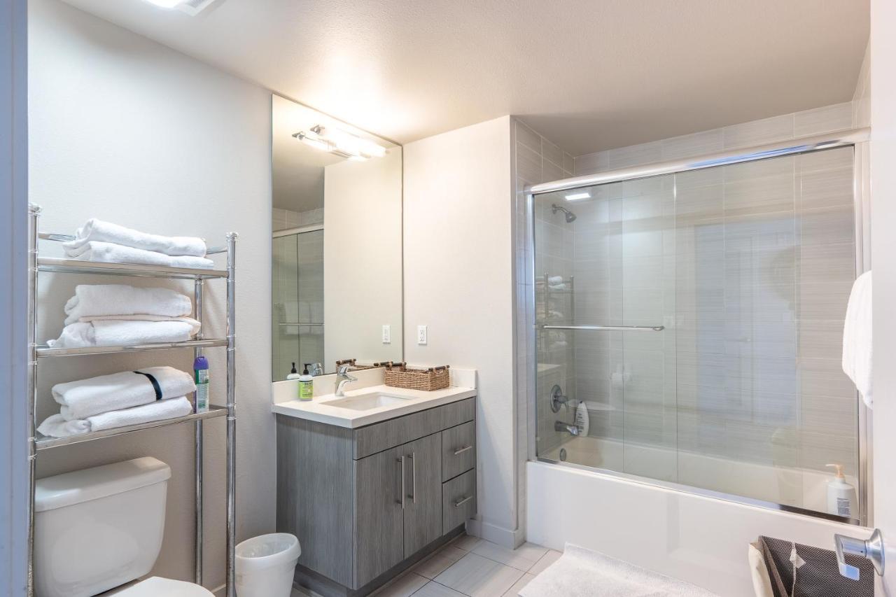 Business Traveler - Downtown Santa Monica Apartment
